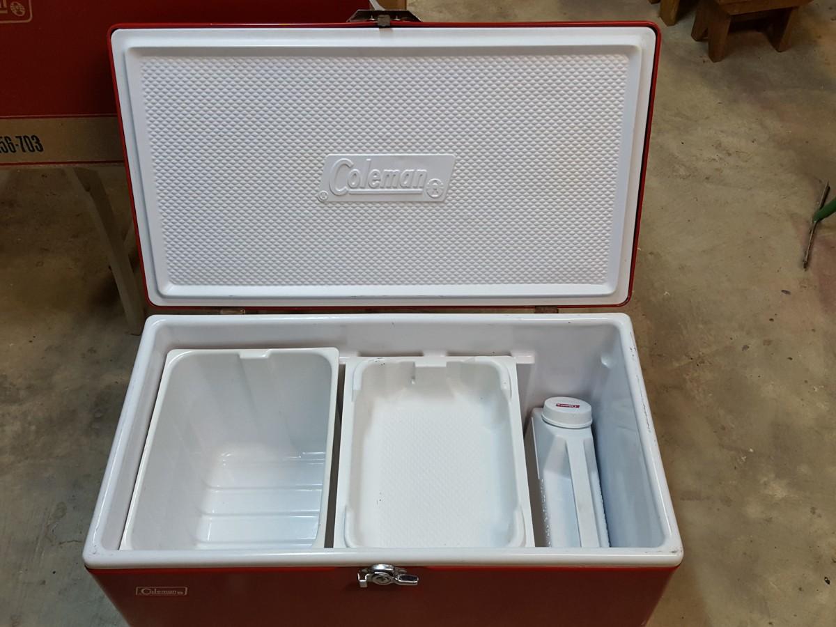 Vintage Coleman Red Snow-lite 80 Quart Cooler 5256-703 Vintage Coleman Red Snow-lite 80 Quart Cooler 5256-703