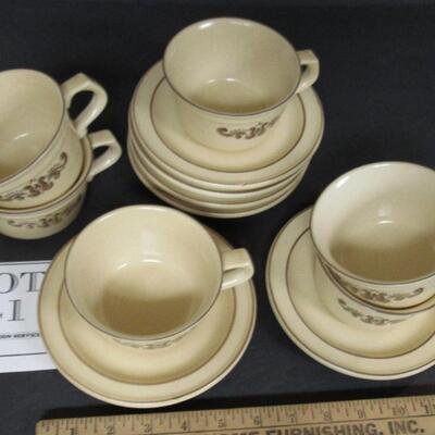 6 Pfaltzgraff Village Pattern Cup and Saucer Sets