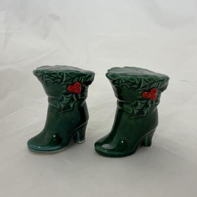 -45- VINTAGE | Lefton | Christmas Boots | Salt and Pepper Shakers