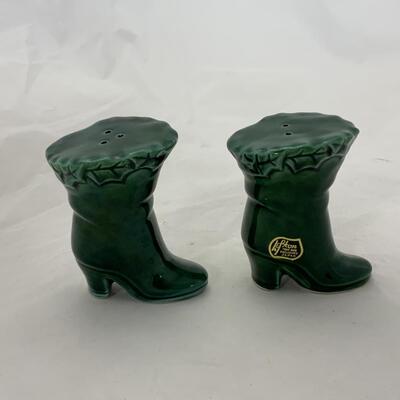 -45- VINTAGE | Lefton | Christmas Boots | Salt and Pepper Shakers