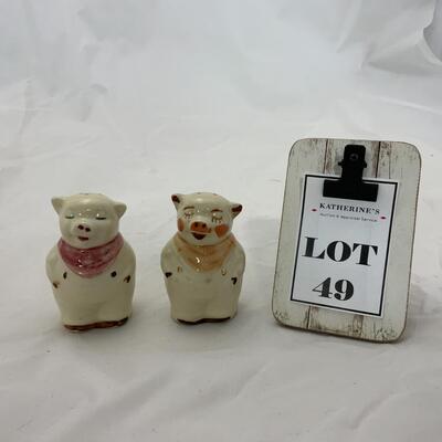 -49- SHAWNEE | 1940s Pigs | Salt and Pepper Shakers | Smiley