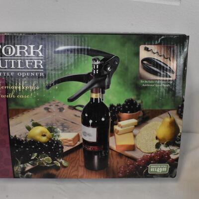 Kitchen Lot Mugs, Pie Trays, Cork Butler Bottle Opener, Cups, Lunchbox, etc