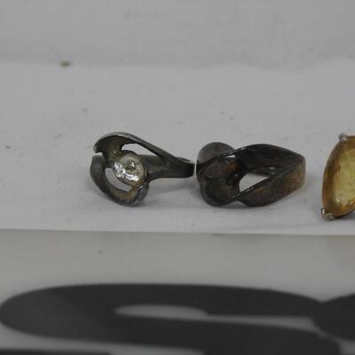 8 Rings Costume Jewelry: Black Stones, Clear, Purple Yellow Stones, etc