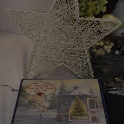 Christmas lot: 9 pc, Wreath w/ hanger, table runner, ornaments, greeting cards