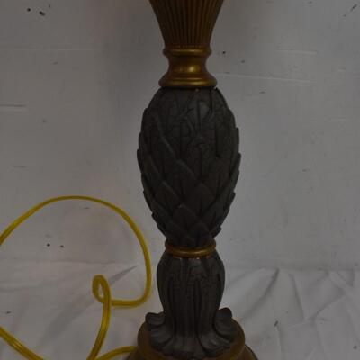 28in Table lamp w/ shade: pineapple style?, gray with gold trim