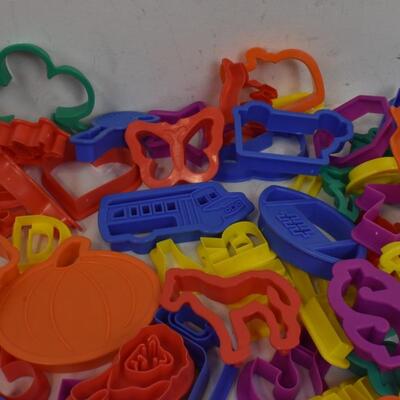 25+ pcs plastic Cookie Cutter lot: Holidays,  transportation, sports, dinosaurs