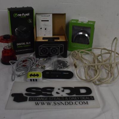 Electronics lot: Digital SLR travel charger, lighted dome reading magnifier