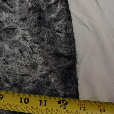 Faux fur lot: 4 pcs, white w/ silver, off white  black/grey