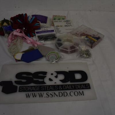 Craft lot: beads, tags, snowflakes, flowers, buffalo snow, rhinestone strass,