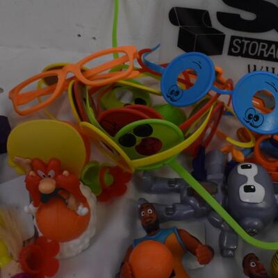 Toy lot 20+pcs: Thomas the Tank Engine-Percy, Space jam figurines, glasses, cars