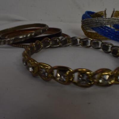 Large lot of Bangles & Beaded Bracelets: multi colors, 1 w/ rhinestones