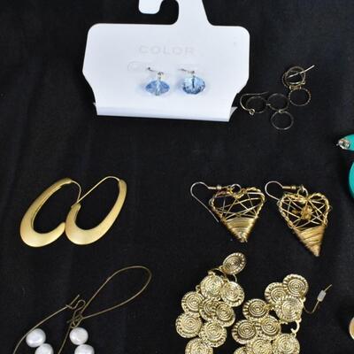 50+ Plus Pairs, Mixed Earring Lot, Assorted Colors and Styles, Good Condition Costume Jewelry