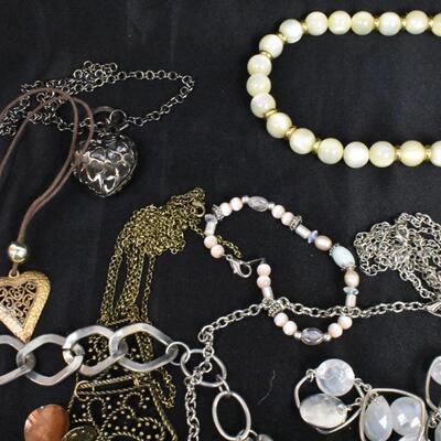 20+ Items, Costume Jewelry Lot Gold Tone, Silver Tone + Beaded