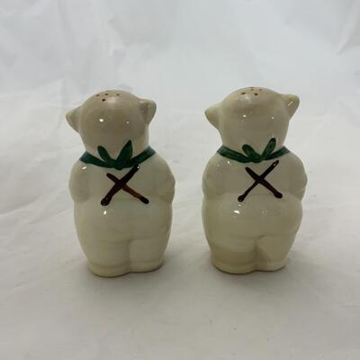 -51- SHAWNEE | 1940s Pigs | Master Salt and Pepper Shakers | Smiley