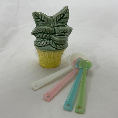 -55- SHAWNEE | 1940s Potted Plant | Measuring Spoon Holder