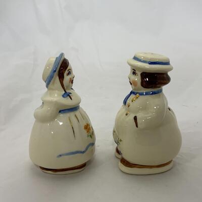 -56- SHAWNEE | 1940s Dutch Couple | Jack and Jill | Master Salt and Pepper
