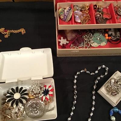 215 - Necklaces & Assorted Jewelry