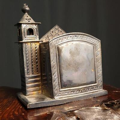 Lot 22: Vintage .925 Sterling Silver Peruvian Fine Art Candle Box w/ Working Doors