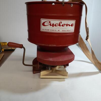 Cyclone Seed Spreader