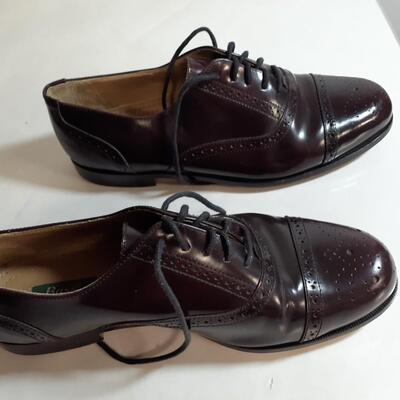 Bass size 9ee dress shoes