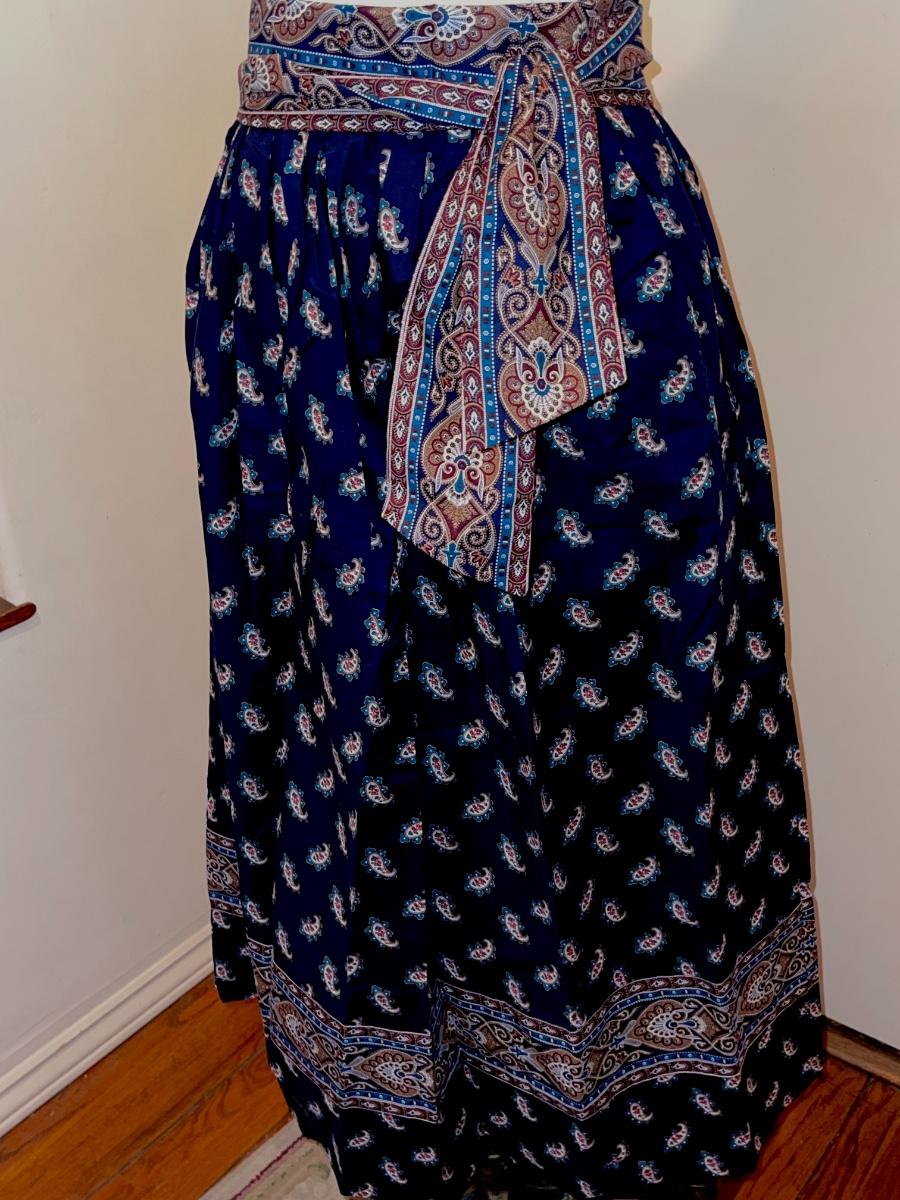 Lot 76 Blue Paisley Maxi Skirt w/Sash Elastic Waist Medium ...