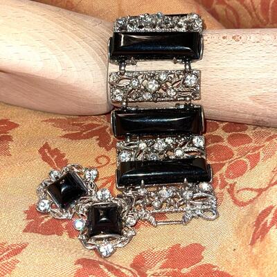 Lot 83 Vintage Costume Jewelry Set Bracelet & Earrings Black with Rhinestones
