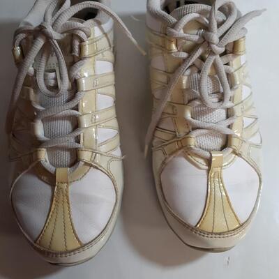 Nike vintage Laidies size 7 running shoes