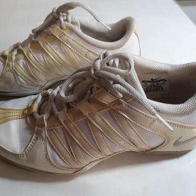 Nike vintage Laidies size 7 running shoes
