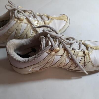 Nike vintage Laidies size 7 running shoes