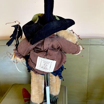 Lot 97 Bunnies by the Bay Zeb dressed like Scare Crow LE 308/500 26" Tall