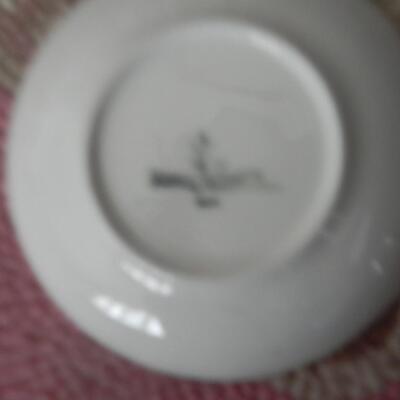LOT 42   CHINA  PIECES