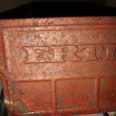 Vintage ERTL 1:16 International Flareside Farm Wagon Red Pressed Steel 8"