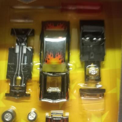 American Muscle '69 Hurst OldsDie Cast 1:64 scale Black
