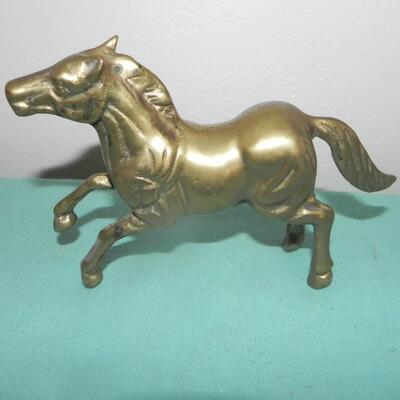 LOT 57  BRASS ITEMS
