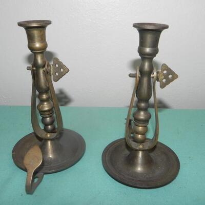 LOT 57  BRASS ITEMS