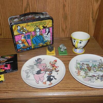 LOT 8 SMALL CHILDRENS COLLECTIBLES