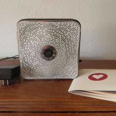 LOT 41  POLK BLUETOOTH SPEAKER