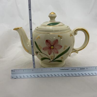 -100- SHAWNEE | 1950s Flower | Tea Pot | Gold Accent