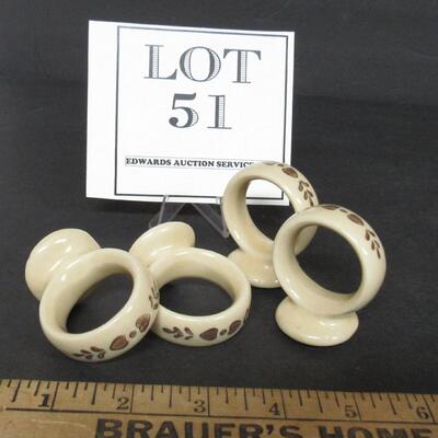 4 Pfaltzgraff Village Napkin Rings