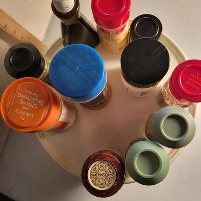 Coo vintage Rubbermaid spice Rack & Misc. Spice