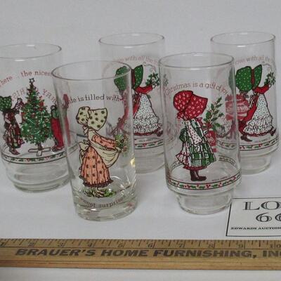Older Lot of Holly Hobbie Glass Tumblers
