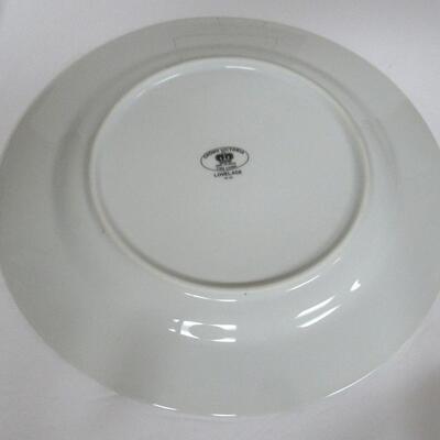4 Crown Victoria Fine China Love Lace 9" Plates