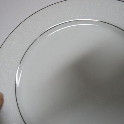 4 Crown Victoria Fine China Love Lace 9" Plates