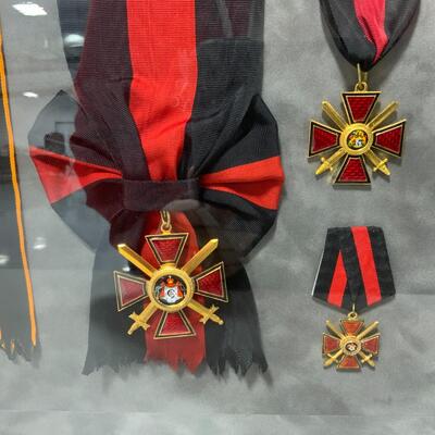 -116- Elegantly Framed Russian Federation and Russian Empire Medals