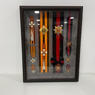 -116- Elegantly Framed Russian Federation and Russian Empire Medals