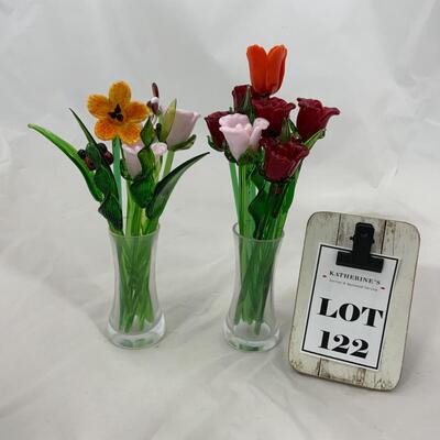 -122- Elegant Glass Roses and Flowers in Vases