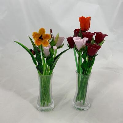 -122- Elegant Glass Roses and Flowers in Vases