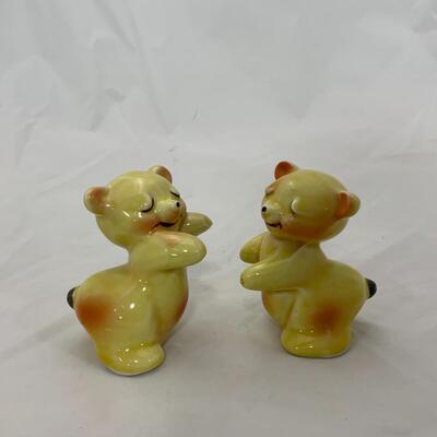 -136- Bear Huggies | Salt and Pepper Shakers | UnMarked