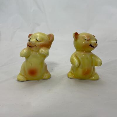 -136- Bear Huggies | Salt and Pepper Shakers | UnMarked
