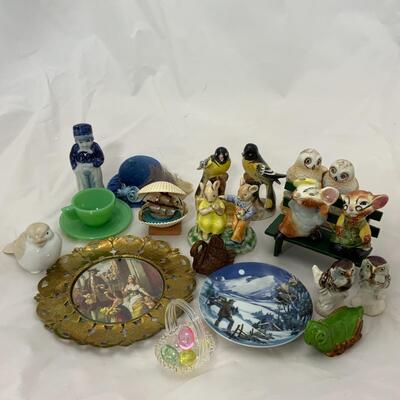 -137- Small Mixed Lot of Figures and Assorted Decor